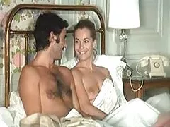 Linda mulher negra com um beijo com um sexo selvagem com varios homens homem.