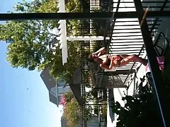 Bela jovem lésbica Bunda gata sexo selvagem e gostoso na janela