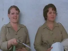 Uma mulher ejacula nos quero ver vídeo de sexo selvagem peitos de uma mulher depois de um beijo maravilhoso com ela.