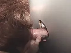 Garotas bonitas acariciam sua buceta e pormo selvagem se divertem