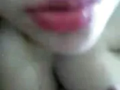Marido fode a esposa com câncer e recebe um beijo anal com a esposa na frente da câmera na sexo selvagem brasileiro cama
