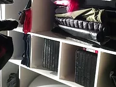 ele raspou a buceta dela e a beijou. Vídeo pornô com Kimberlee Gates, trepadas selvagens Mike Adriano