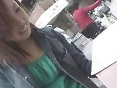 Amante porno selvagem brutal fode loira de Peitões depois de um beijo profundo