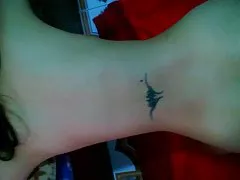 Trans loira macia sexo ao vivo selvagem servida para dois caras com ânus e boca