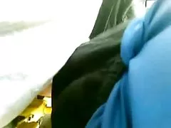 Jovem escravo pornô amarrado host videos de sexo brasileiro selvagem na máscara e punido